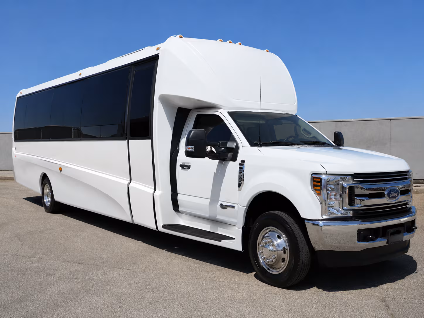 minibuses and charter buses to kensington metropark and maybury state park