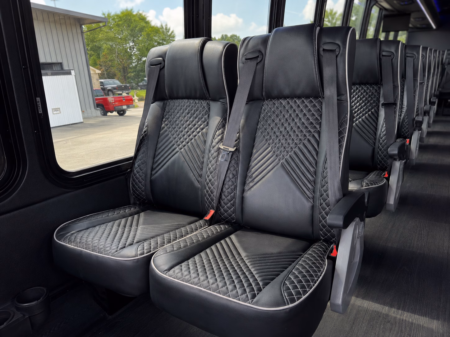 wine tour shuttle buses to saugatuck fennville and the southwest michigan trail
